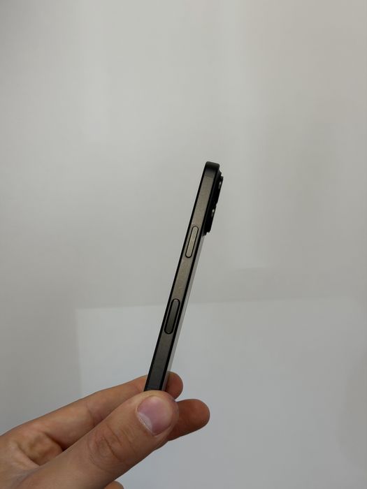 Отличен iPhone 16 94% батерия
