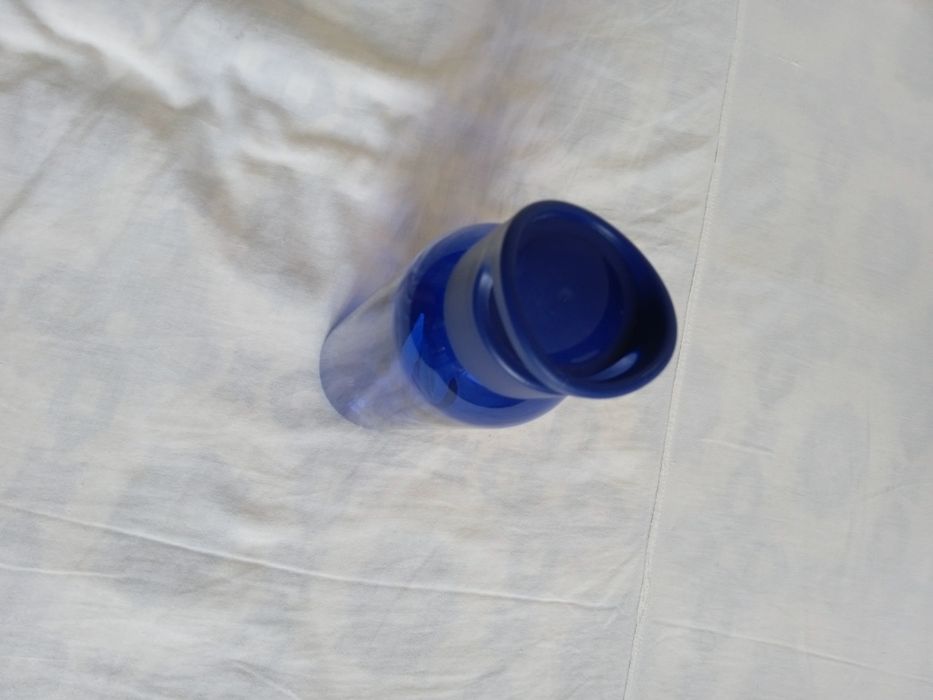 Бутилка пластмасова.