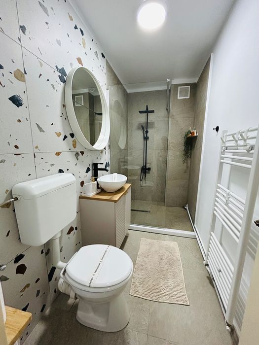 Apartament 3 camere, zona Izvor, lângă spital