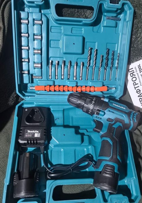 Винтоверт Makita 24 v 6.0 A две батерии