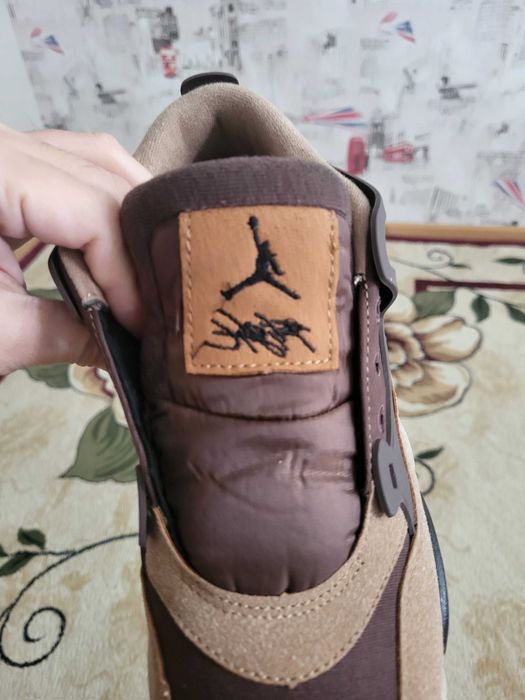 Air Jordan 4 RM brown