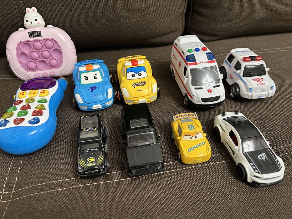 Отдам бесплатно все игрушки