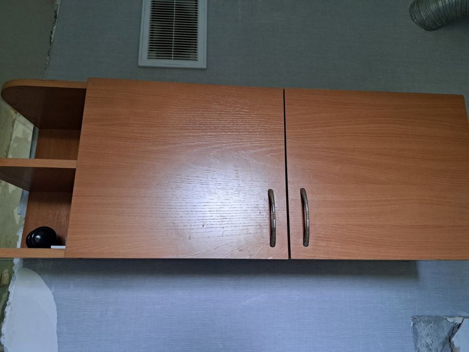 Продам Кухонный гарнитур б/у .   5000т.