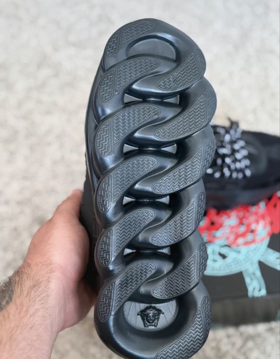 Versace chain reaction
