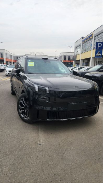 Lynn & co Ultra 2-Turbo 2025 чёрный на чёрном , белый на черном