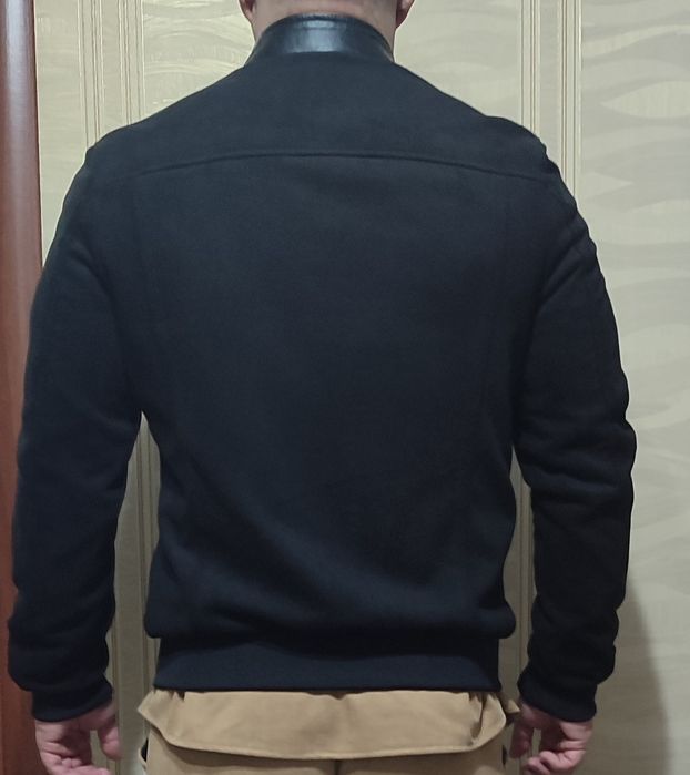 Продам бомбер 50р