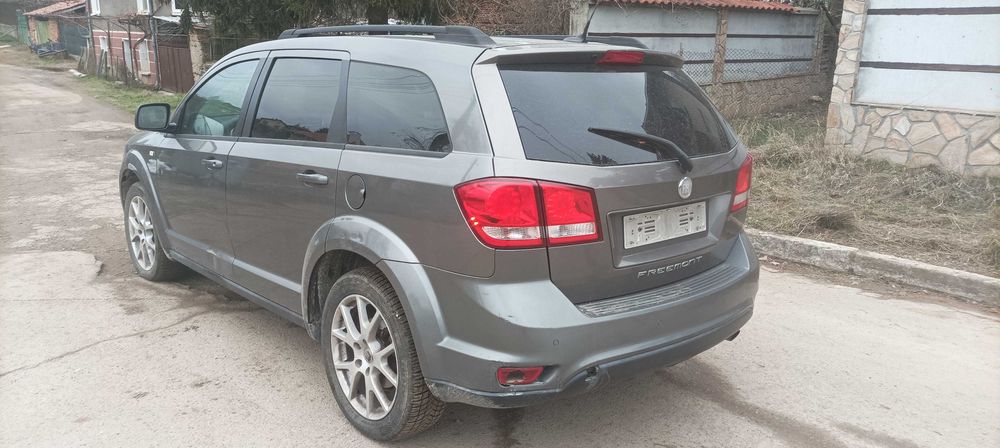 Fiat Freemont на части