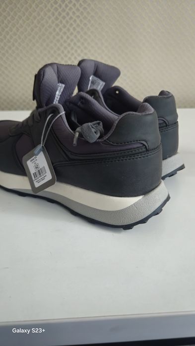 Кроссовки осень зима Турция разм.42