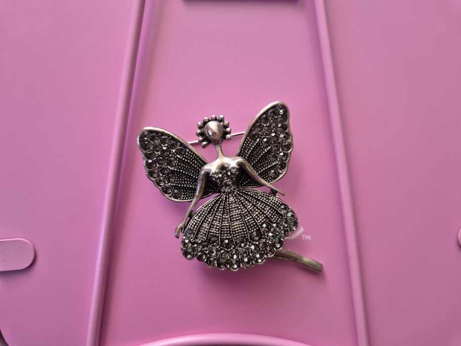 Сребриста Брошка Фея