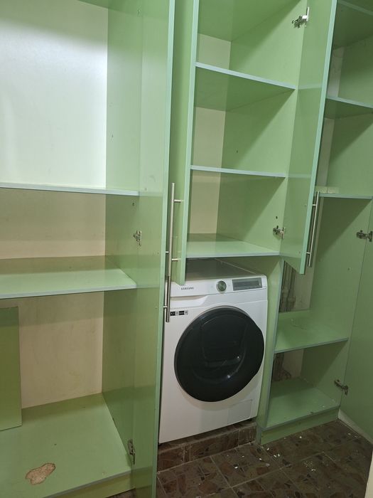 Продам шкаф с антресолью.