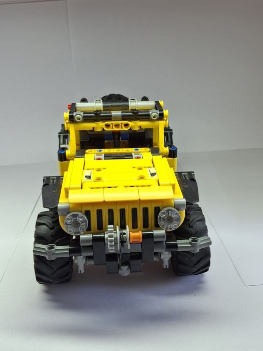LEGO Technic Jeep Wrangler Rubicon 42122 (оригинал)

Продам оригиналь