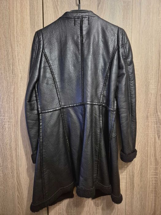 Елегантно кожено палто