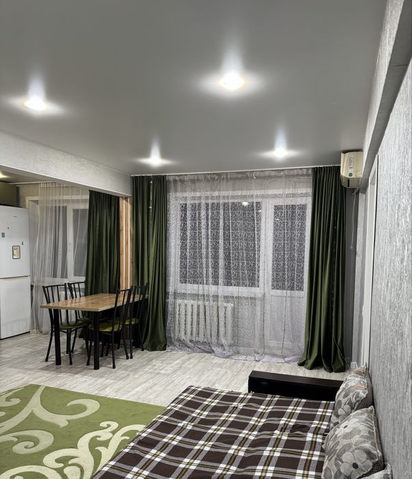 Продам квартиру трех комнатную