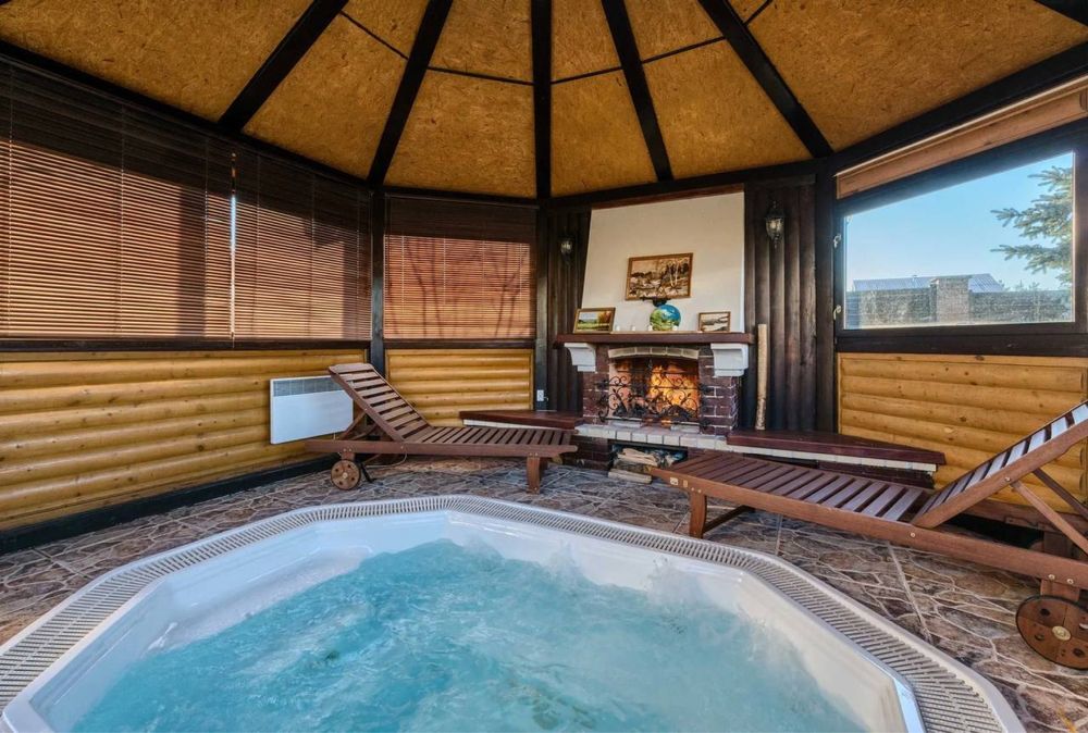 Аренда котеджа посуточно с басейном баней,дом для отдыха