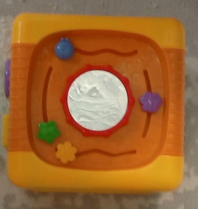 Балаларға арналған музыкалық ойыншық.