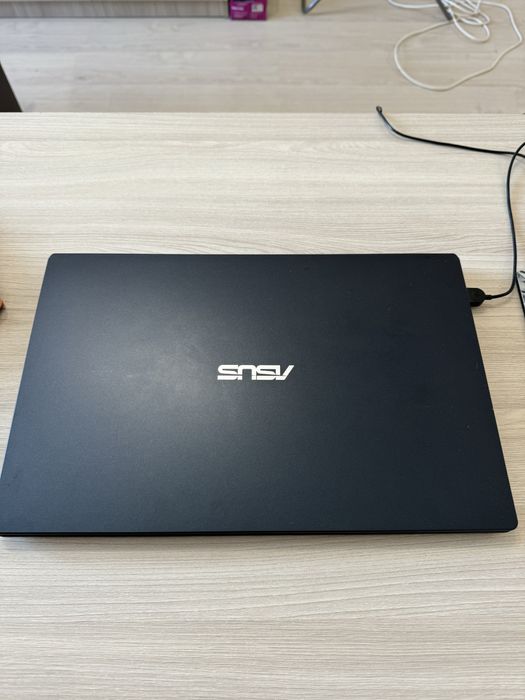 Продам ноутбук Asus E510