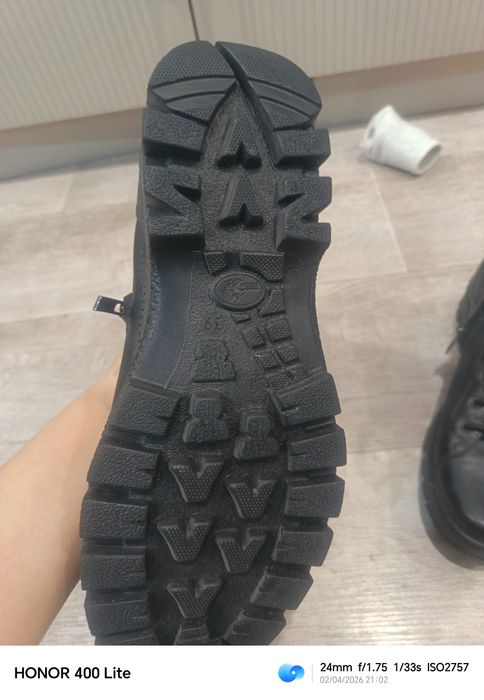 Новый сапоги черные