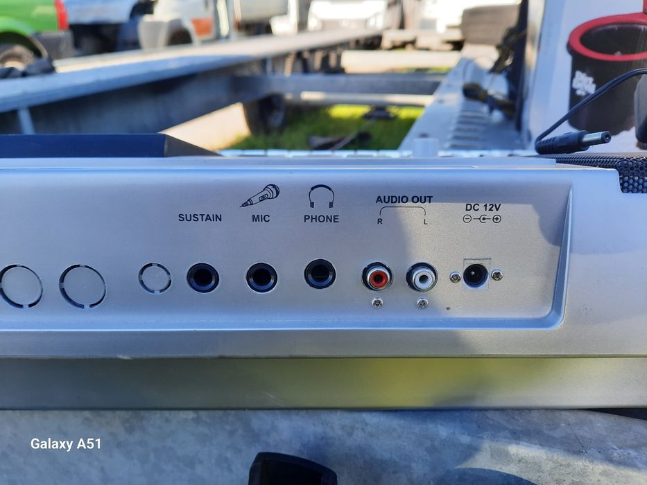 Синтезатор. Работещ....