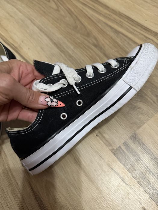 Оригинални черни класически кецове Converse ! 37 н