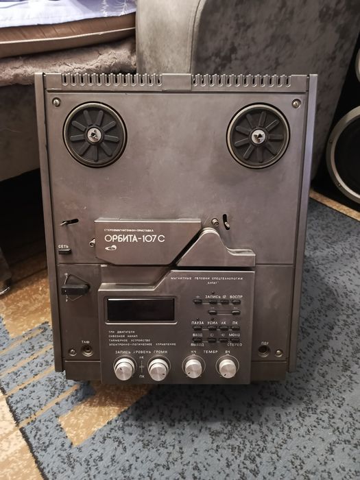 Продам магнитофон