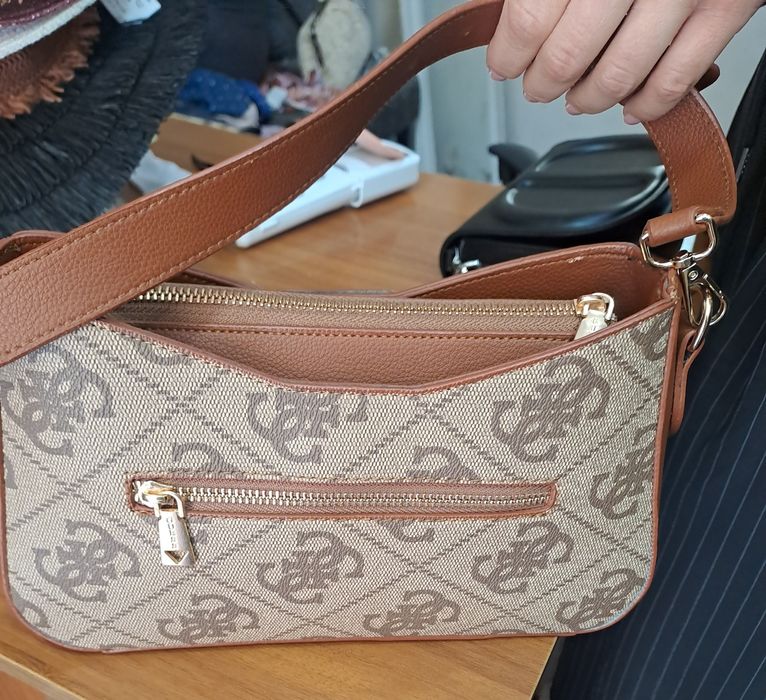 Малка чанта Guess