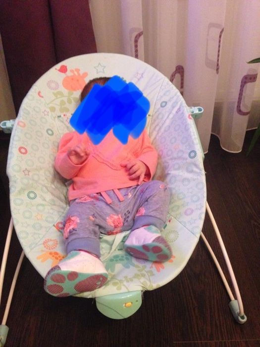 Vand balansoar cu vibratii pentru bebelusi