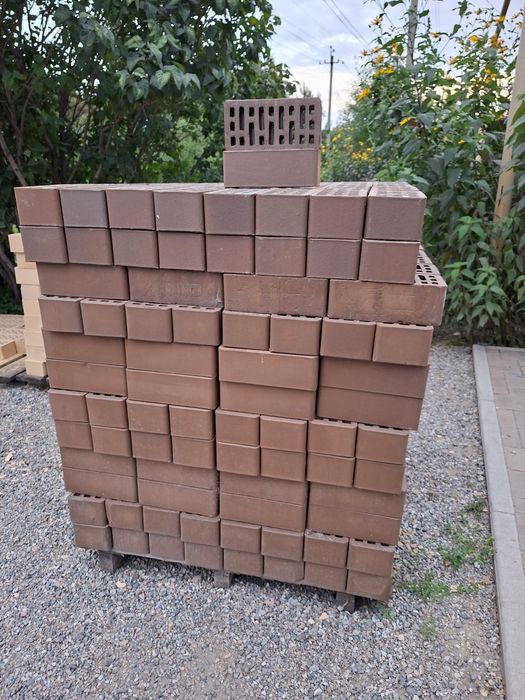 Продам кирпич облицовочный.