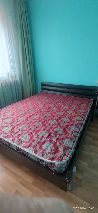 Двуспальная кровать