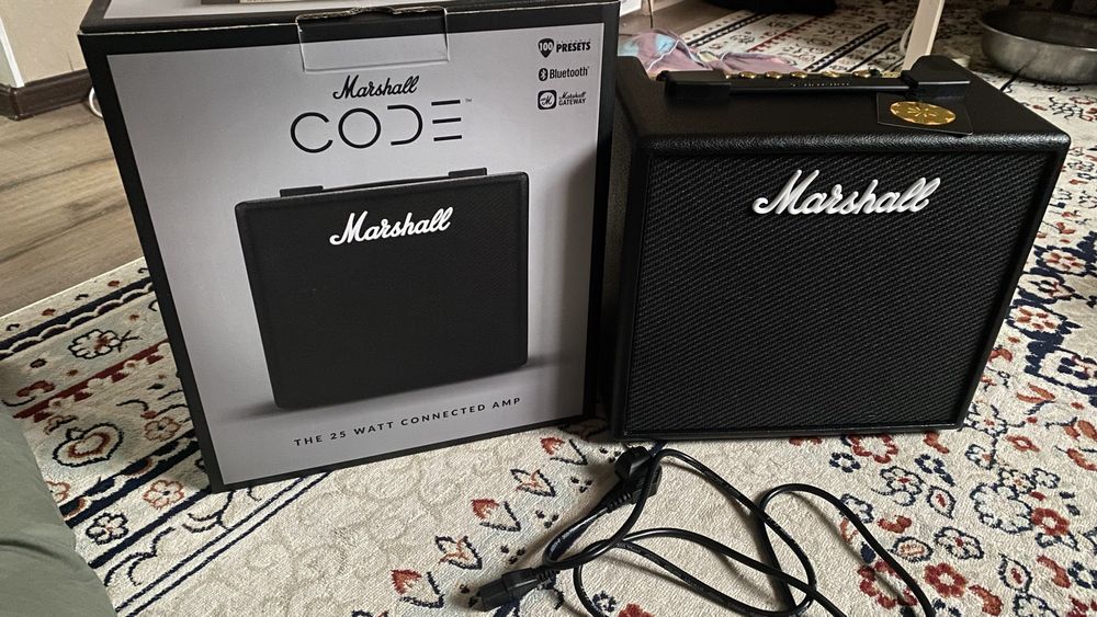 Продается комбоусилитель Marshall code 25