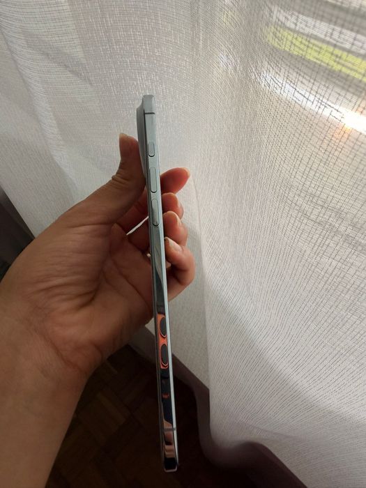 Vând iPhone 17 Air Sky Blue
