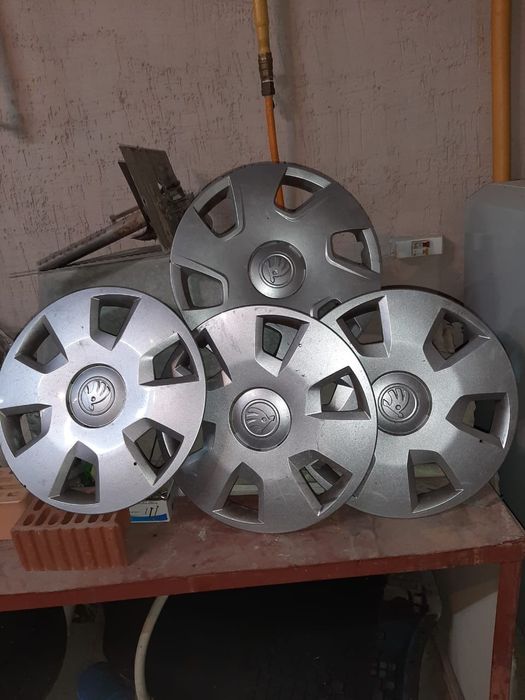 Диски,ризина, колпаки,в комплекте