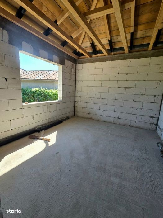 De vanzare casa noua la 6 min de Roman, teren de 825mp, terasa, 74900e