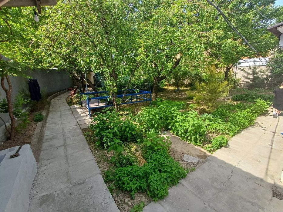 Chirchiq shaxar Oqovoqda uy sotiladi 8-sotiq