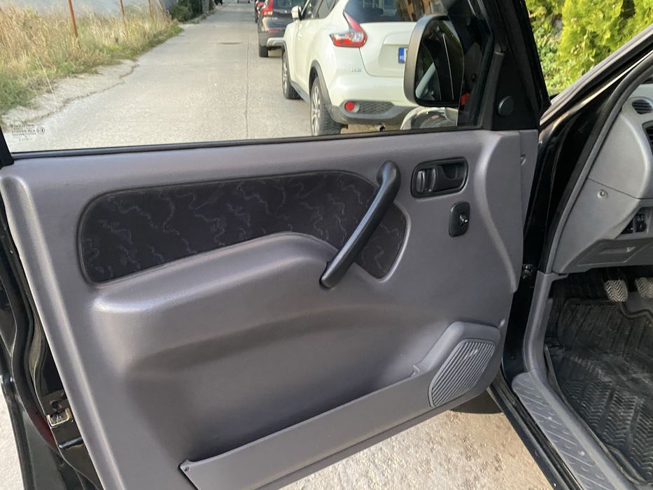 Nissan Terrano 2 autoutilitara