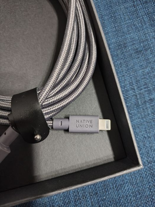 Кабель Native Union Belt Cable на айфон