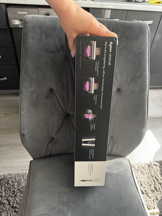 Dyson airstrait HT01