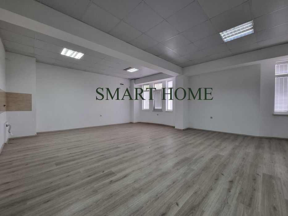 Дава се под наем Офис в Горна Оряховица - 14 кв.м за 91.8 € - Снимка #1