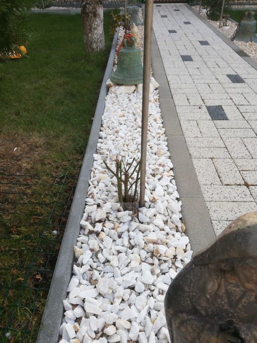 MARMURA ALBA decorativa,granit antracit,calcaroasa bej,mozaic