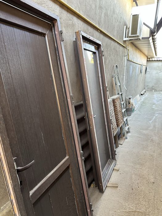 Пластиковые двери