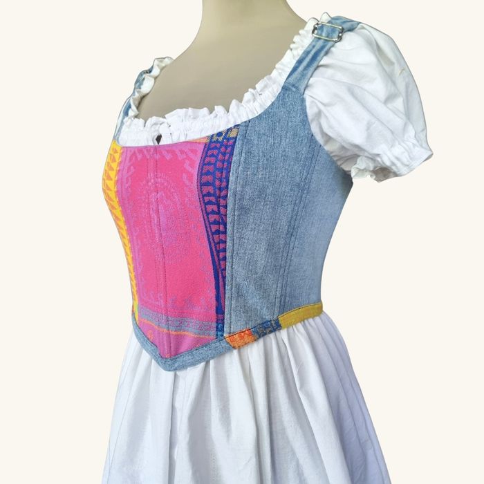 Ръчно изработен модерен карсет