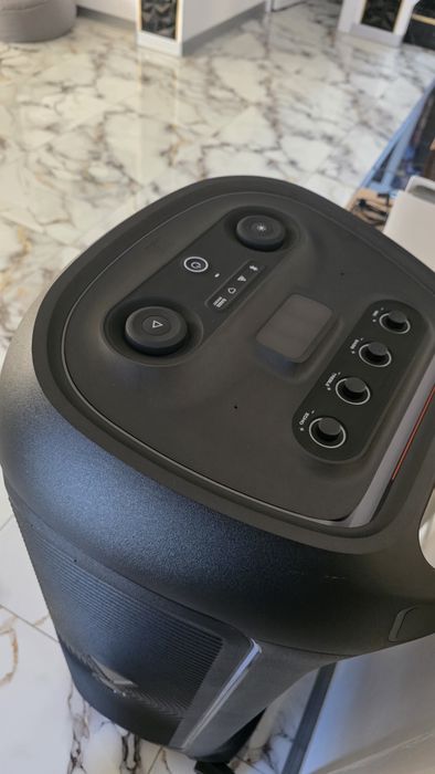 Boxa JBL Ultimate 1100 Ca nouă.Preṭ fix Detin Factura de achizitie.
