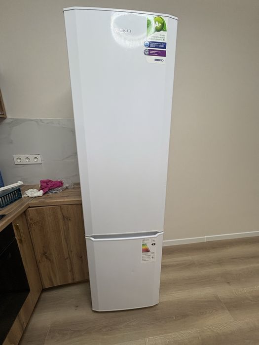 Продам холодильник