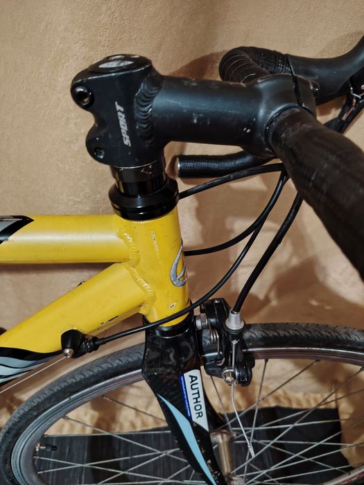 Продаётся шоссейный велосипед Giant