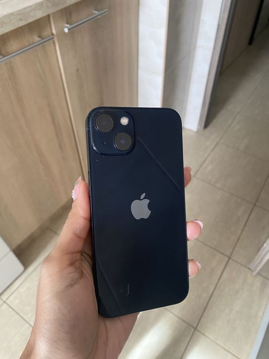 iPhone 13 – Stare Excelentă – Fără Lovituri – 100% Funcțional