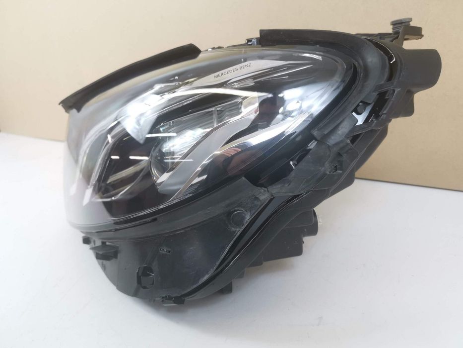 Мерцедес-Бенц E-Class / Mercedes-Benz E-Class W213 Лява фара Led High