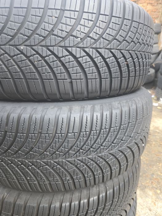 4бр. 215 60 17 Goodyear всесезонни.