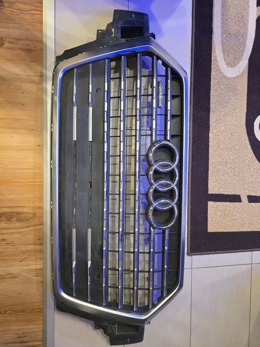 Предна маска Audi Q7