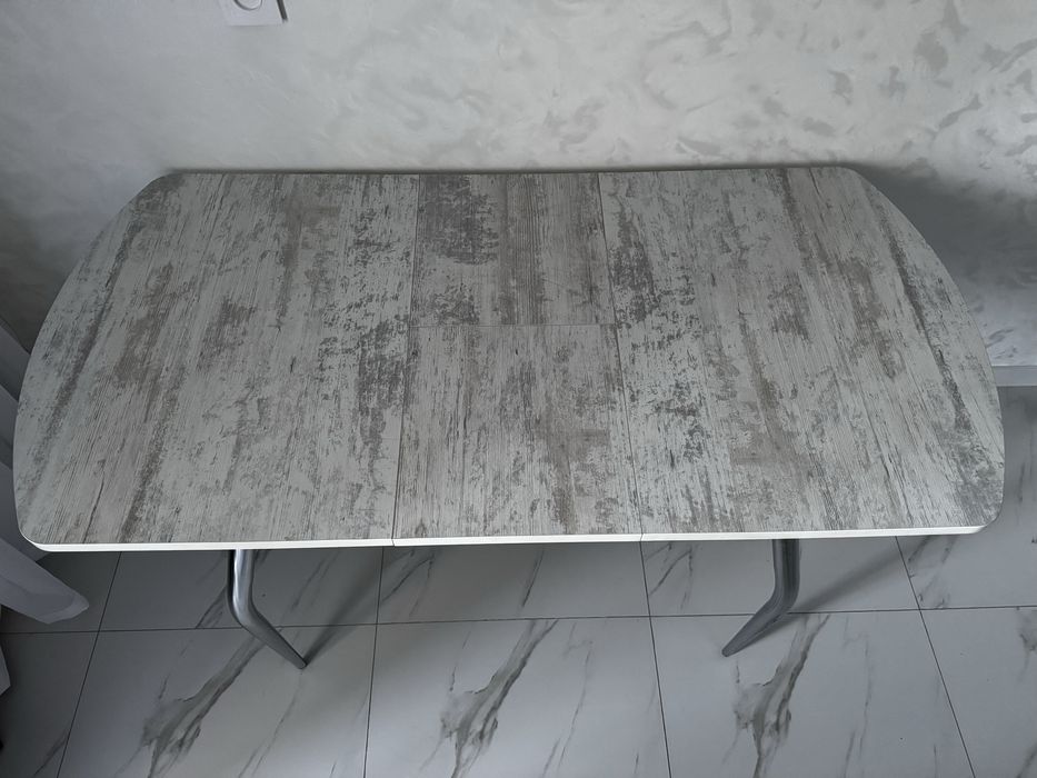 Продам кухонный стол