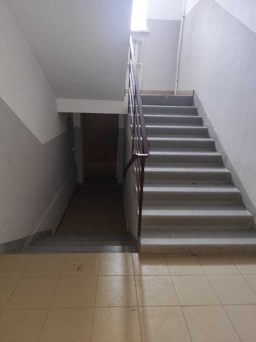 продам 2 комнатную квартиру