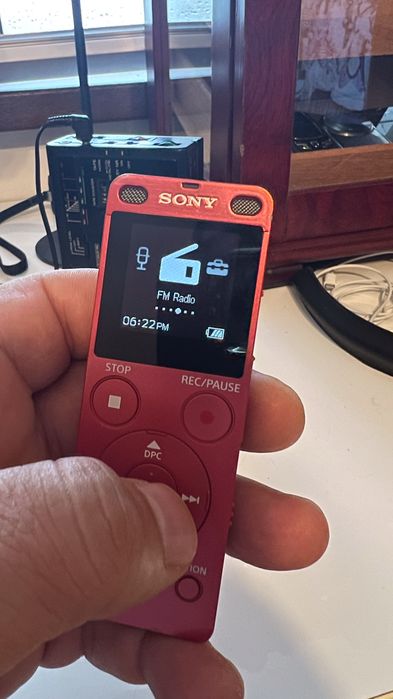 SONY ICD-UX560F Reportofon stereo, roz, 4 GB, MP3